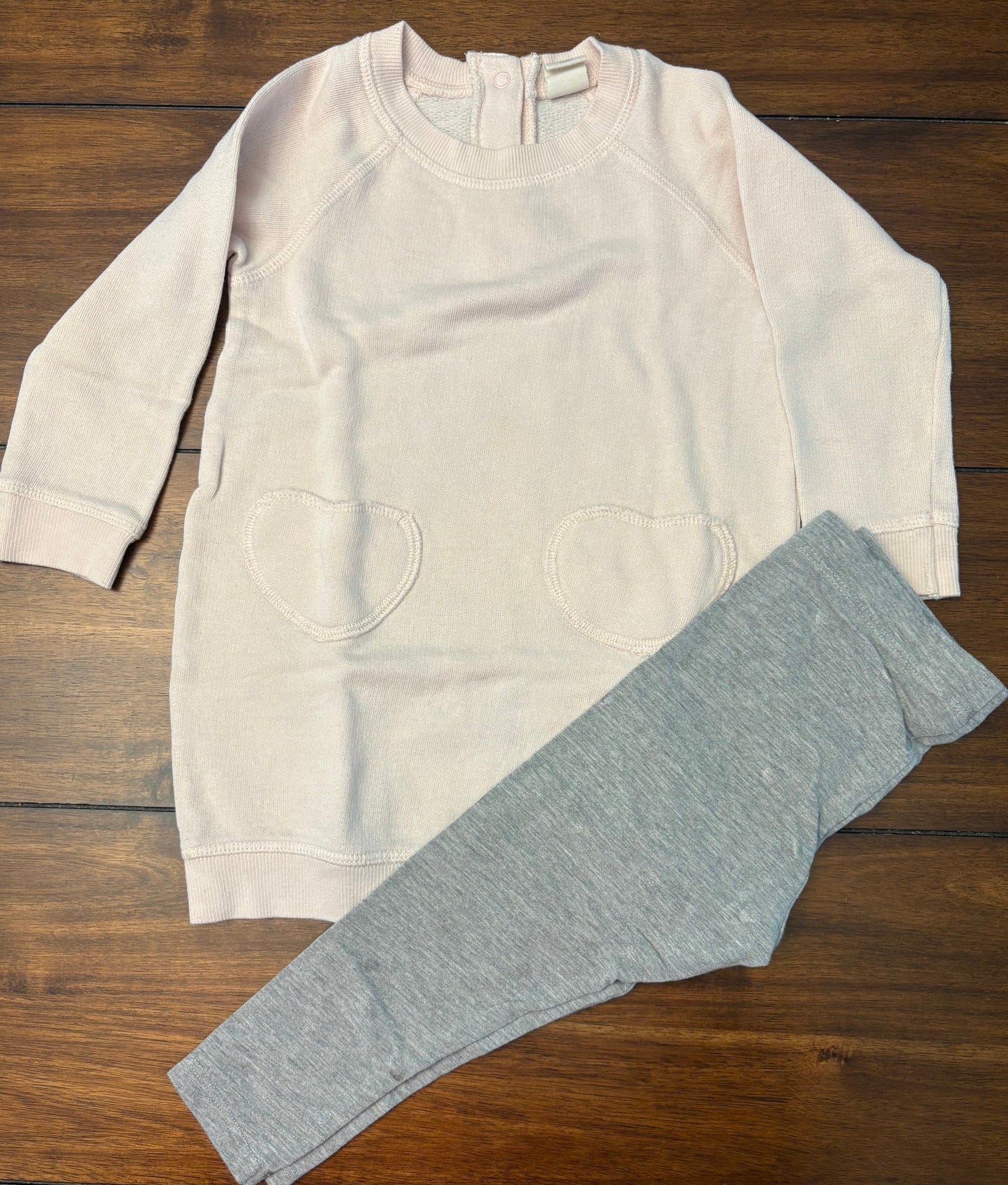#201 Tucker & Tate Girls Size 18M Light Pink Sweatshirt Tunic with Gray Heart Printed Leggings Outfit