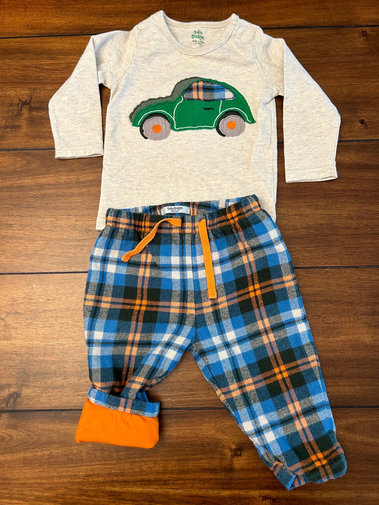 #201 Mini Boden Boys Size 6-12M Cream Green Appliqué Car Long Sleeve Top & Blue and Orange Lined Flannel Pants
