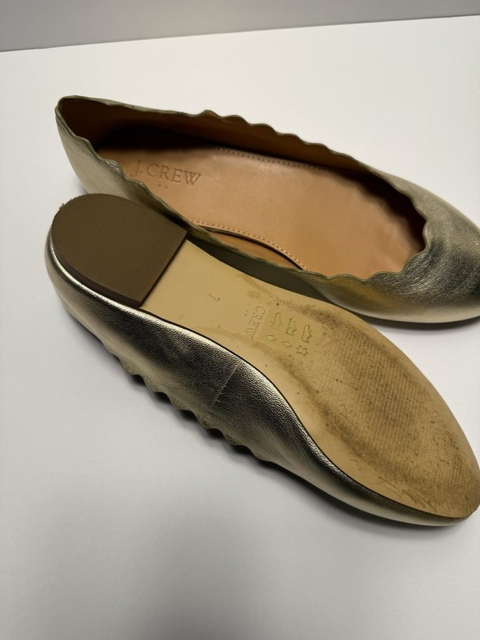 Seller 175 - Jcrew size 7 gold flats