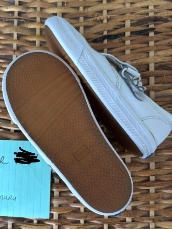 Seller #7 Keds Girls Daphne Leather Shoes size 9