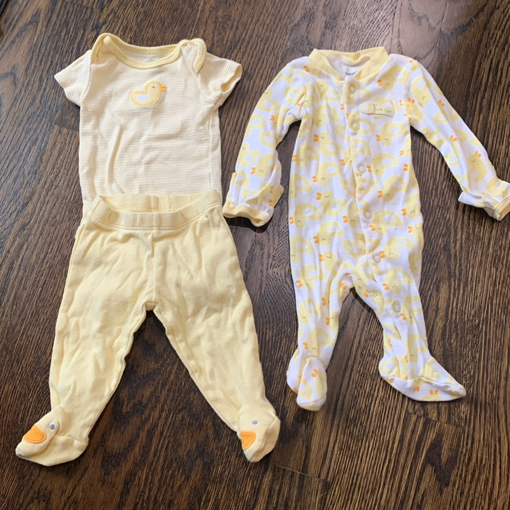 #151 - Gender Neutral Yellow Duck Print Newborn Baby Set -NB