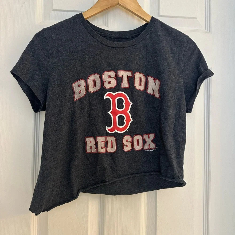 Women's Boston Red Sox Cropped Graphic Tee – Distressed Charcoal Blue, Size XS/S