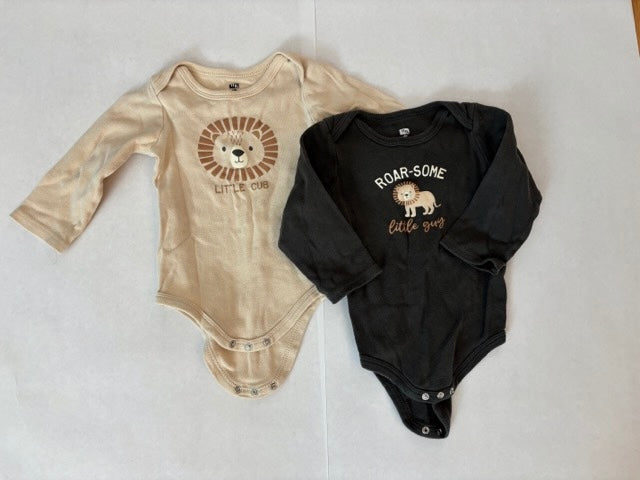 #70 18 mo long sleeve lion bodysuits