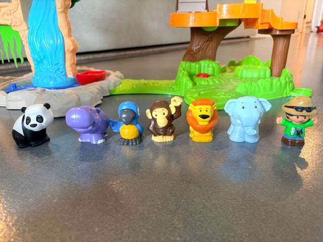#104 Little People Share & Care Safari
