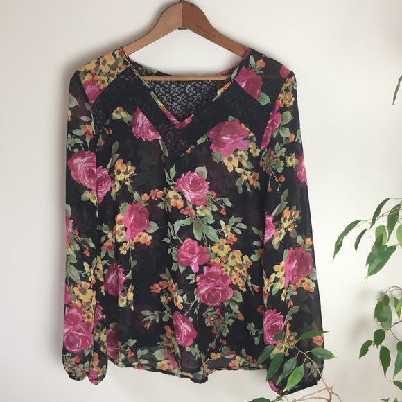 Seller 229 - Stitch Fix Papermoon Morlie Lace Inset Blouse NWT (Small)