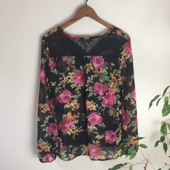 Seller 175 - Stitch Fix Papermoon Morlie Lace Inset Blouse NWT (Small)