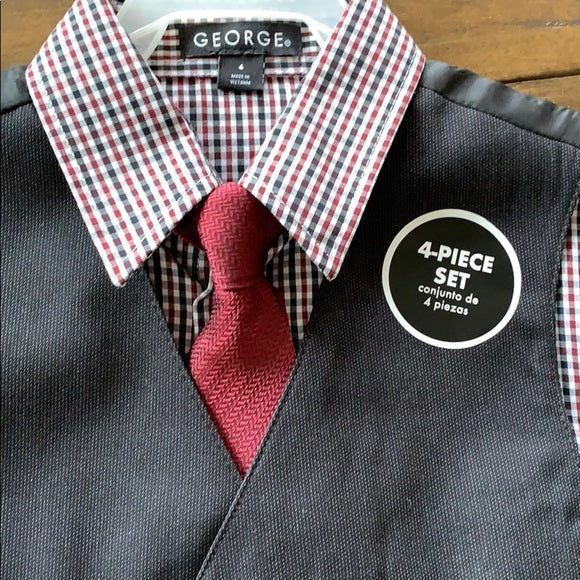 #181 - NWT Boys 4pc Suit Dress Set - Size 6 Boy *REDUCED*