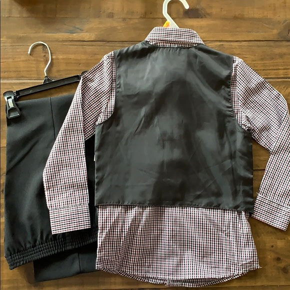 #181 - NWT Boys 4pc Suit Dress Set - Size 6 Boy *REDUCED*