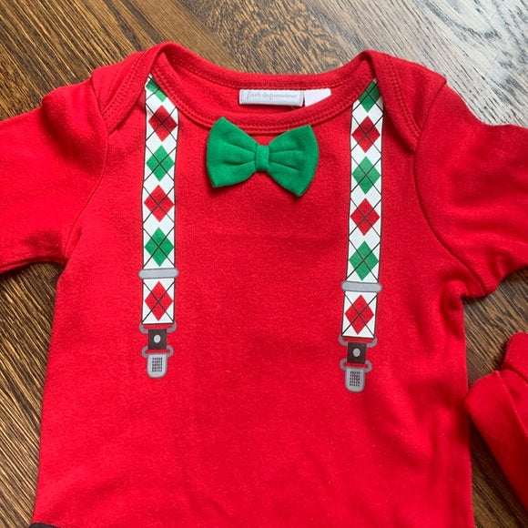 #91 - NWT Holiday 3pc Outfit with Green Bow Tie and Matching hat - 6-9mo