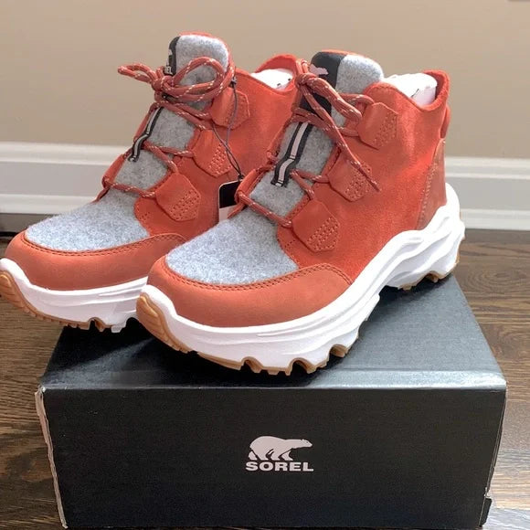 #181 NWT Sorel Women's Kinetic Breakthru Caribou Waterproof Sneakers Boots- Size 6 (Retails $130) *REDUCED*