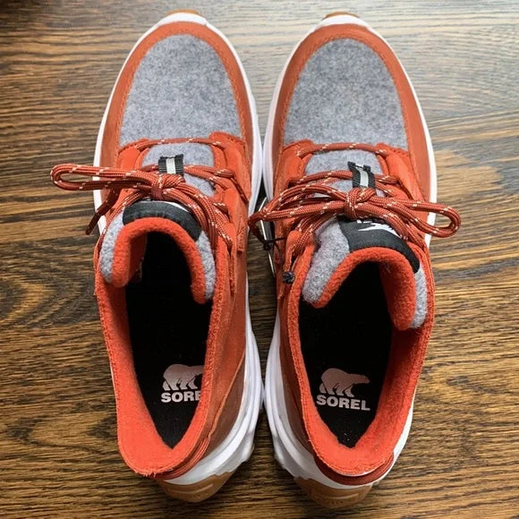 #181 NWT Sorel Women's Kinetic Breakthru Caribou Waterproof Sneakers Boots- Size 6 (Retails $130) *REDUCED*