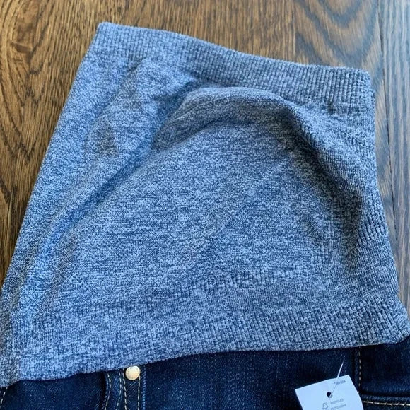 #181- NWT Gap Maternity True Skinny Jeans Denim - Size 28