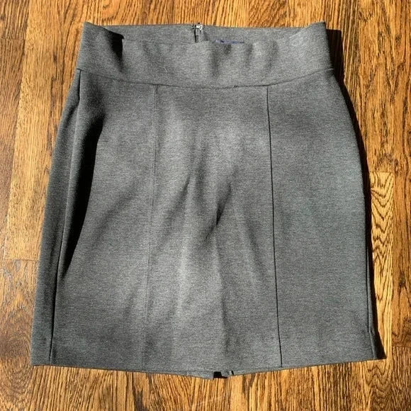 #181 - Gap Maternity Skirt - Size 2