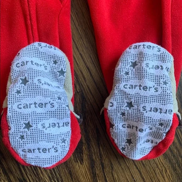 #91 - Carter's Red and Green Holiday Reindeer Baby Footed Onesie Pajamas PJ (12mo)