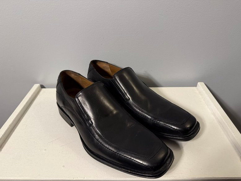 Seller 229 - Johnston and Murphy size 10 shoes