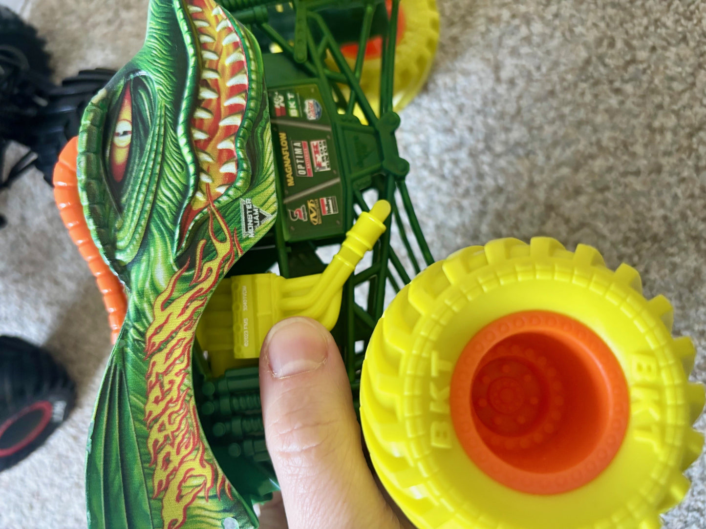 #43 Monster Jam Dragon and Monster Mutt 1:24