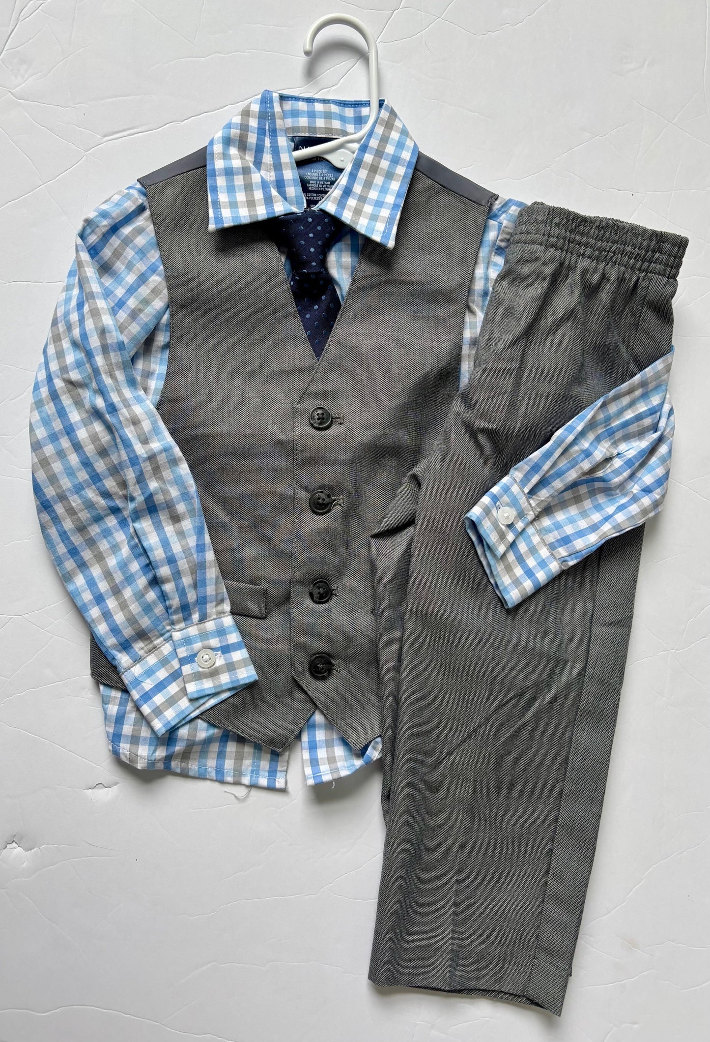 #43 Nautica 4 piece Set Boys 3T EUC