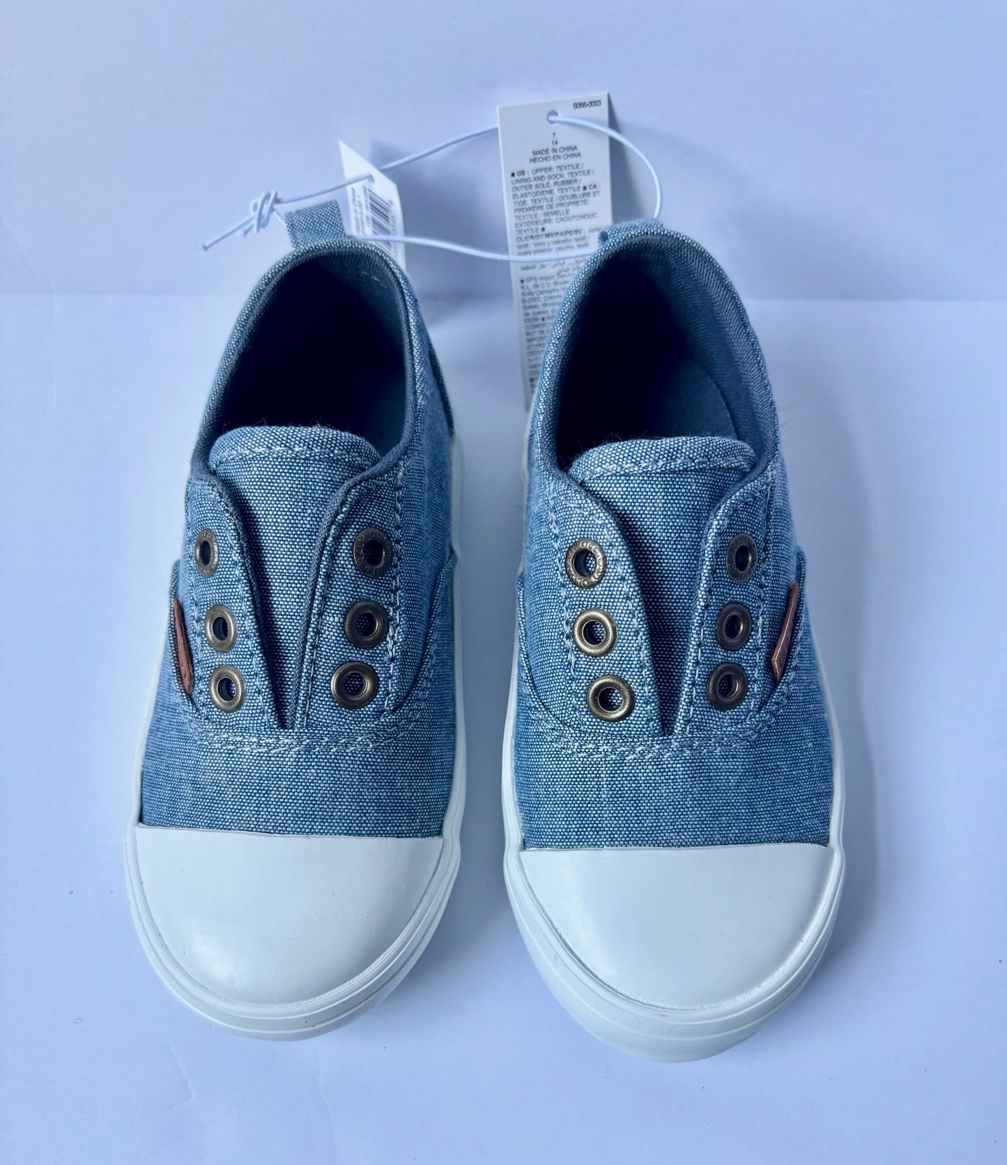 #43 Old Navy Slip On Sneakers Boys or Girls 7 NWT