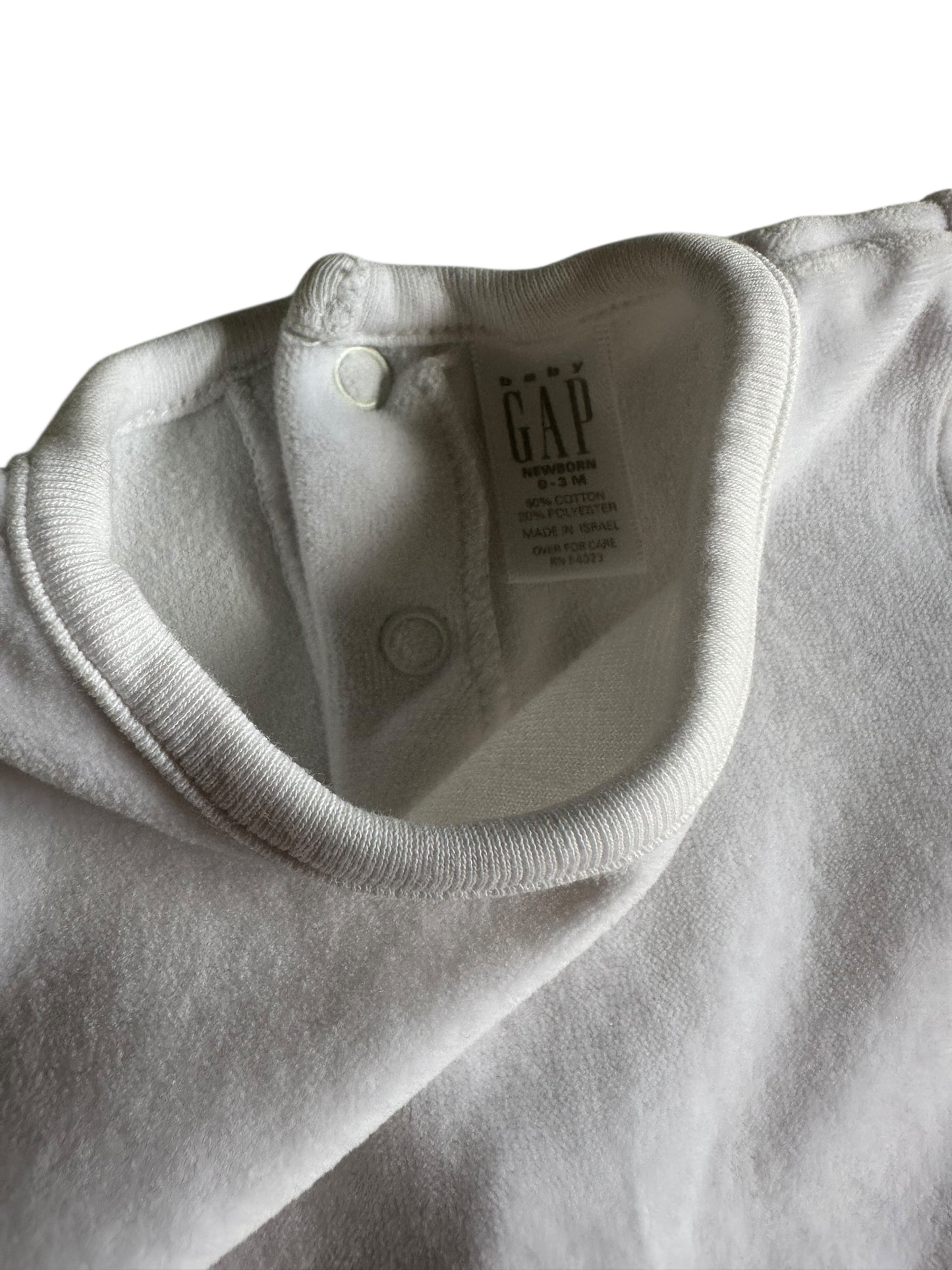 #93 Gap White Romper Gender Neutral NB