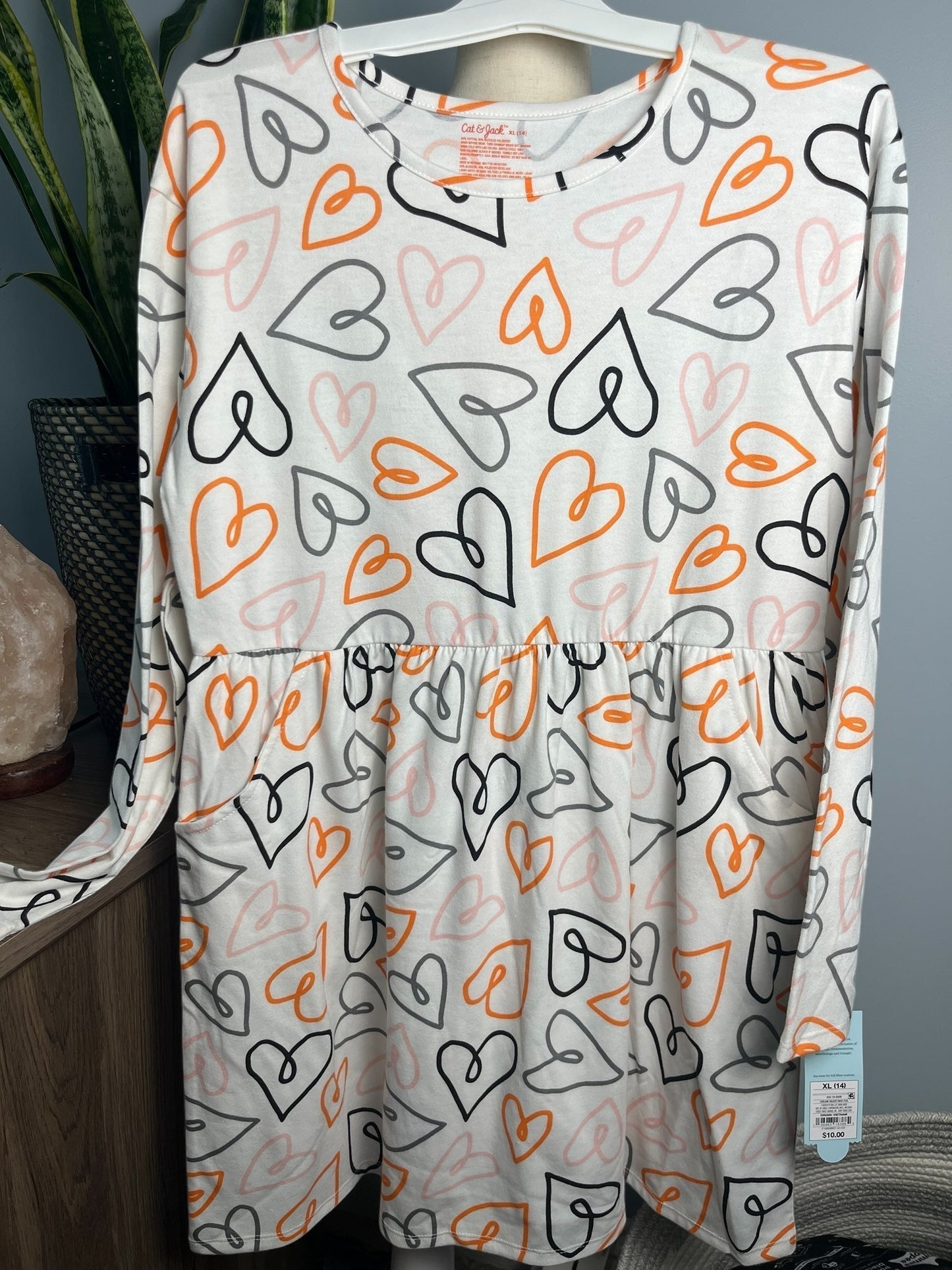 Seller#213 NWT Size XL (14) Cream Dress With Hearts