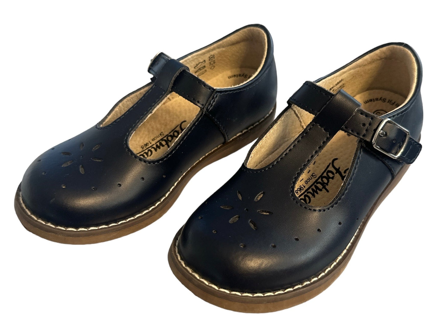 Seller #140 Girls Footmates shoes size 9.5 NIB