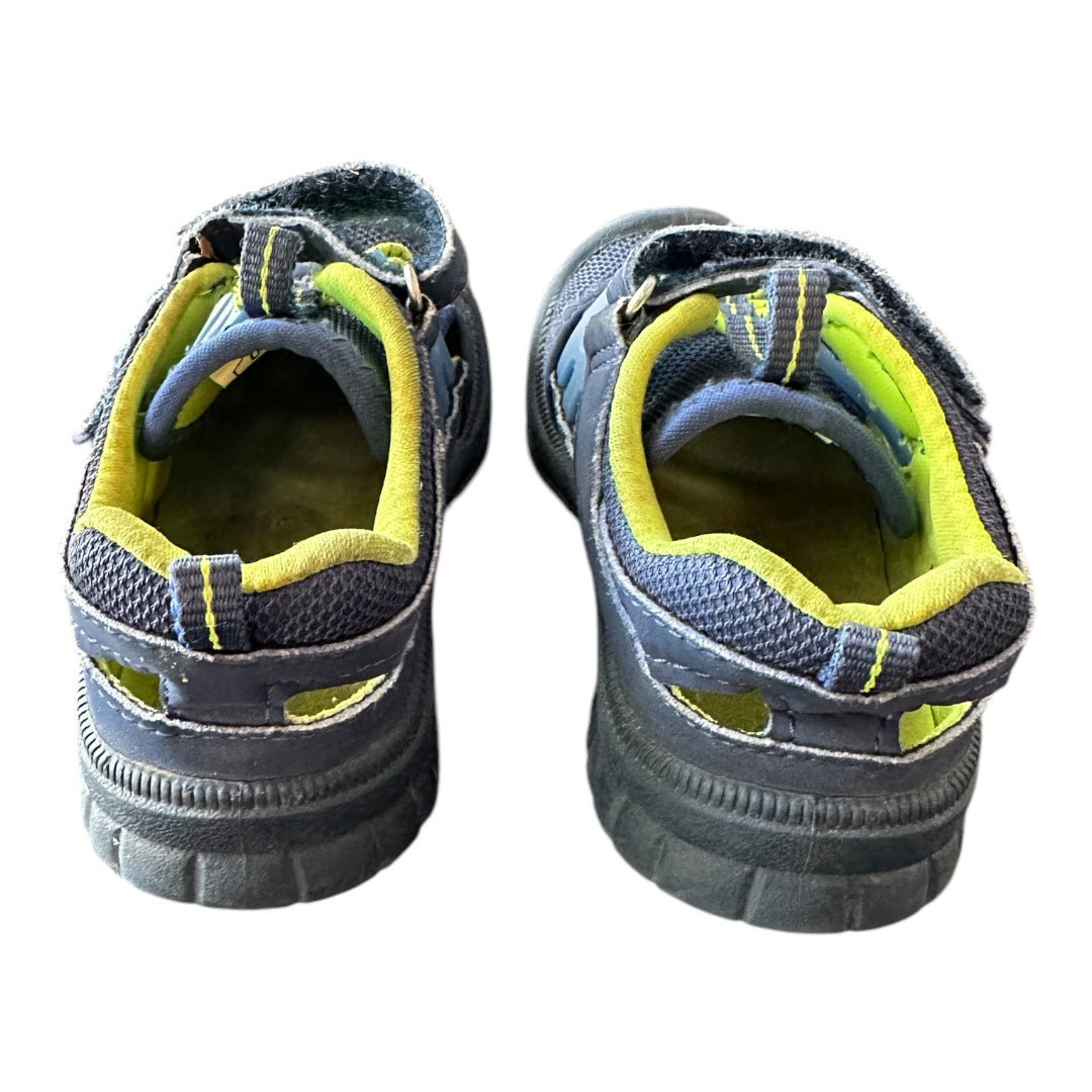 #169 Boy's Size 8 Osh Kosh Shoes *REDUCED PRICE