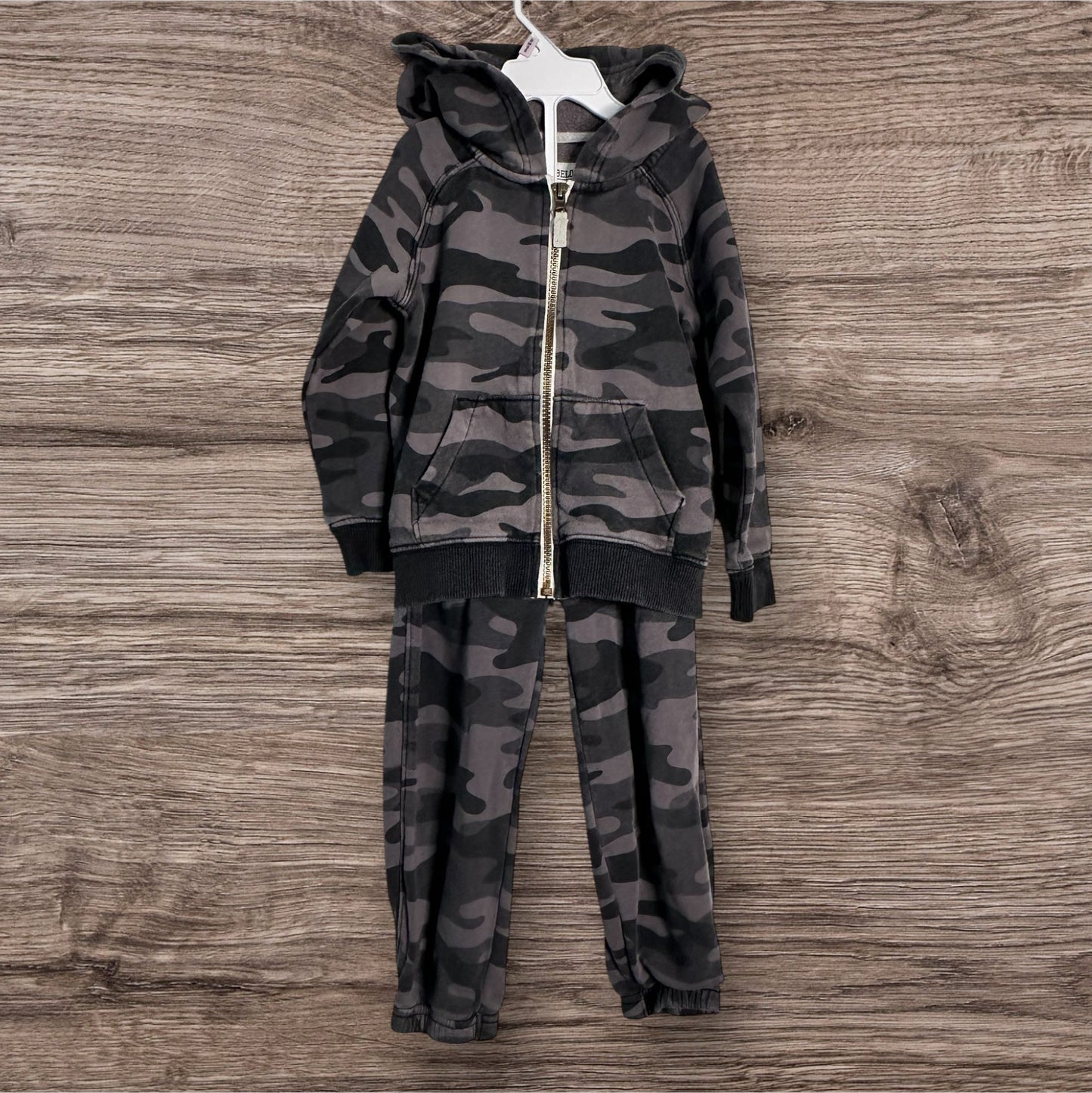 #169 Boy's 3T Carter’s Outfit *REDUCED PRICE
