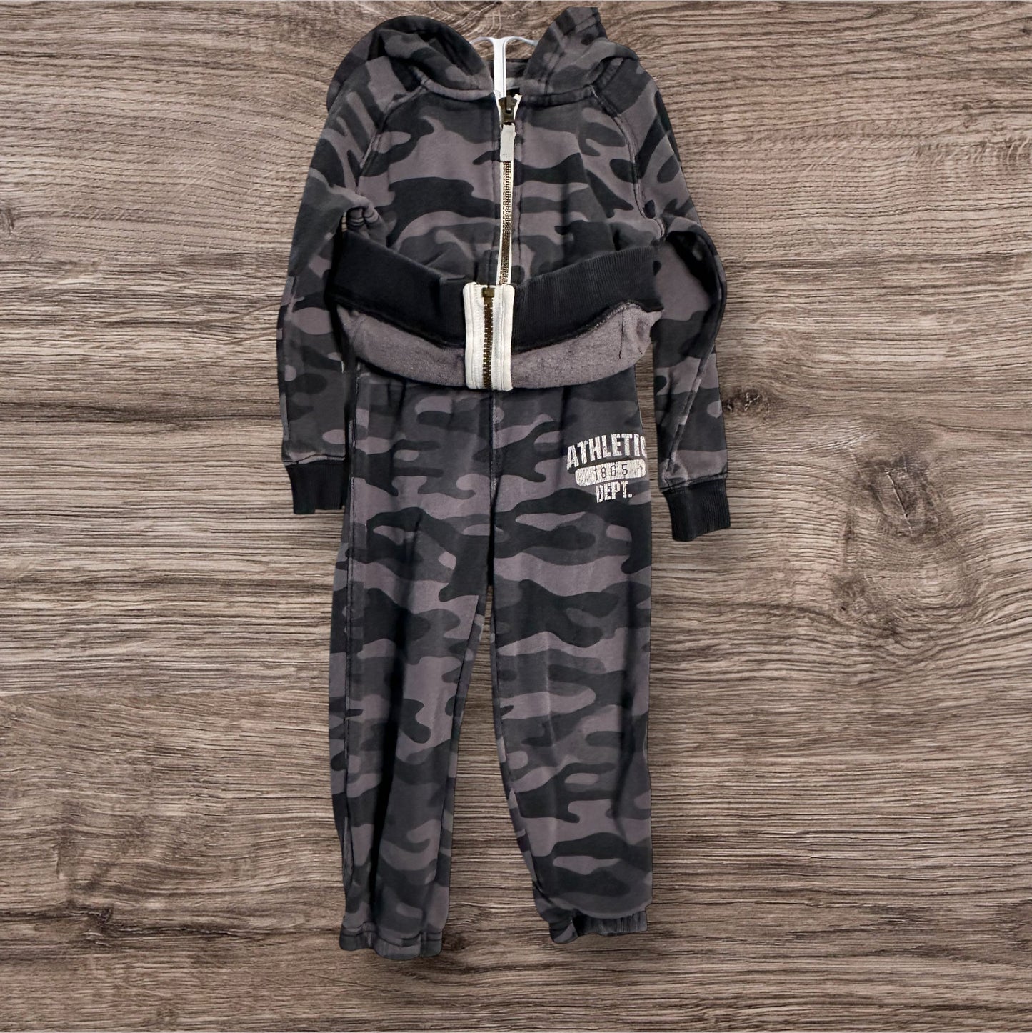 #169 Boy's 3T Carter’s Outfit *REDUCED PRICE