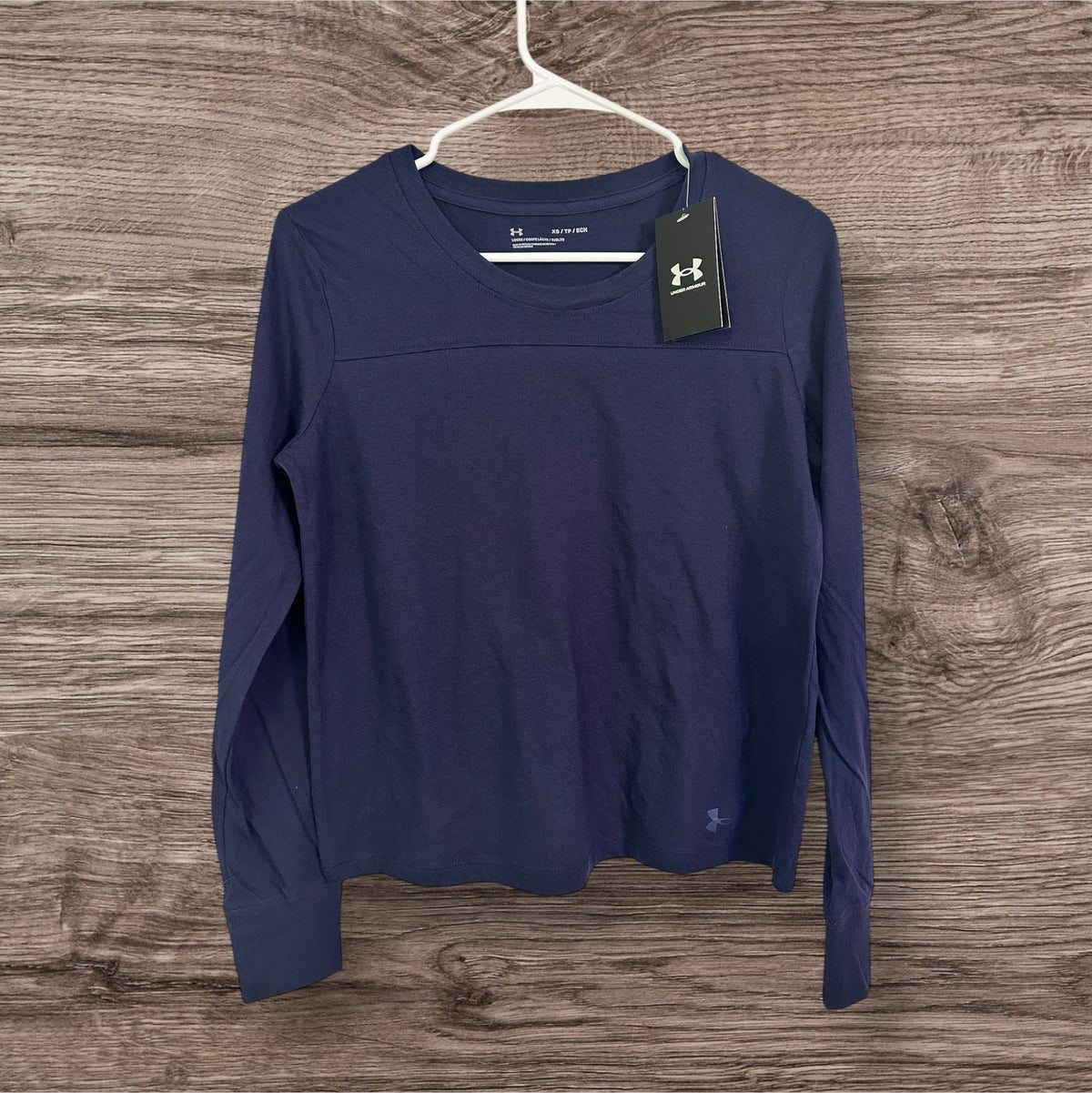 #171 Women’s XS Under Armour Long Sleeve-NWT