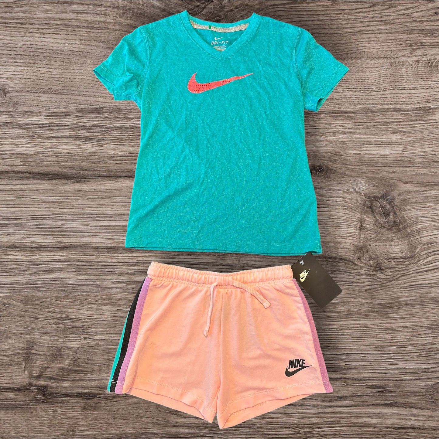#169 Girl's Small Nike Outfit