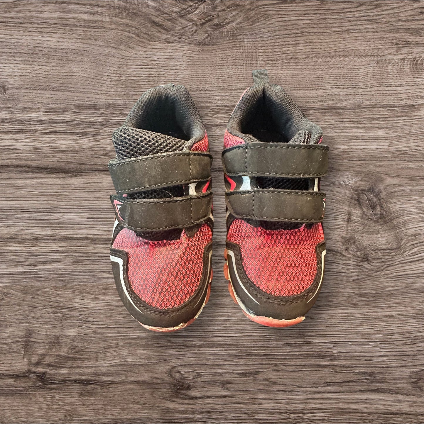 #169 Boy's Size 8 Gym Shoes *REDUCED PRICE