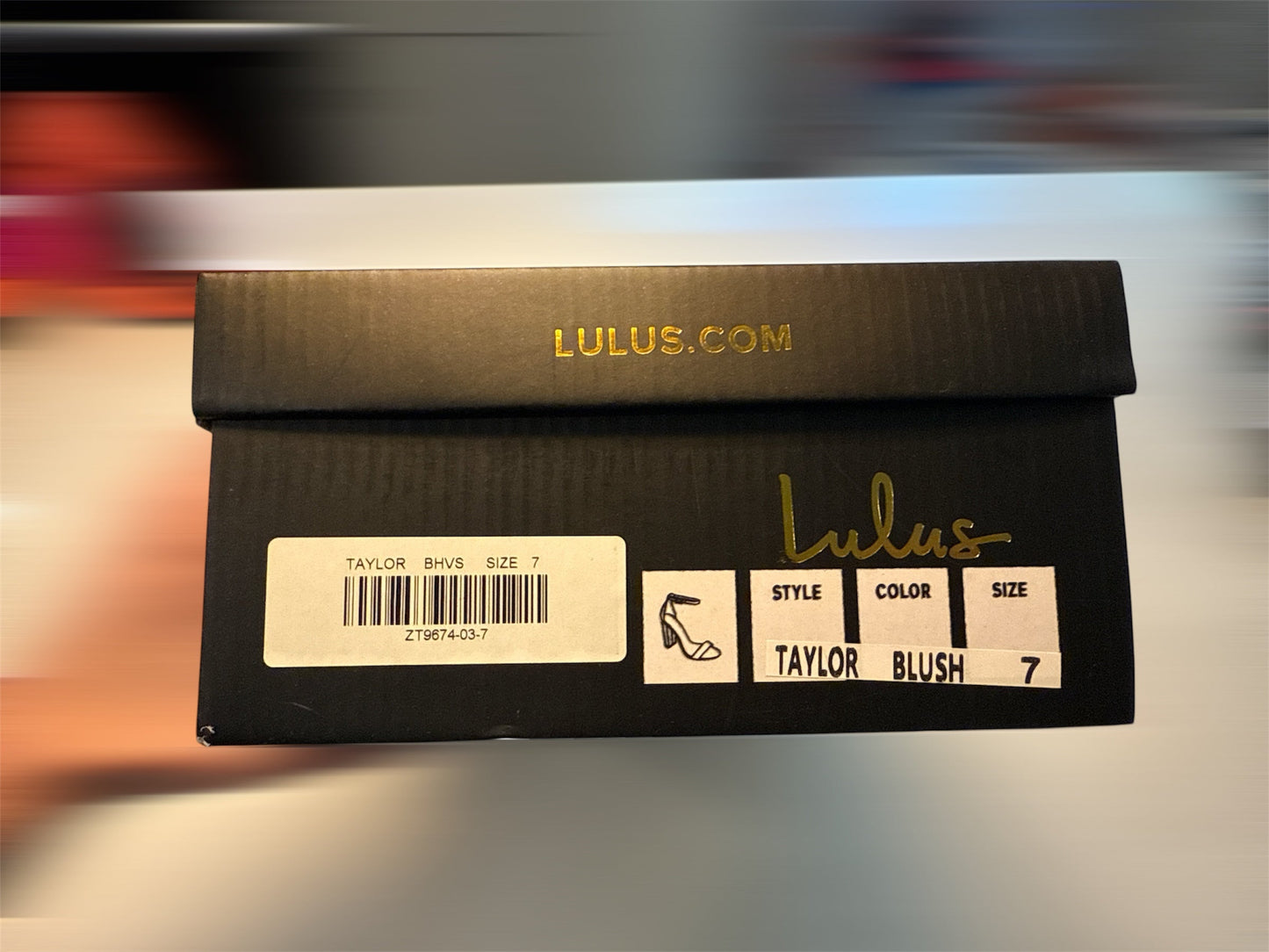 #146 - REDUCED Women’s 7 New in Box Lulu’s Blush Heals