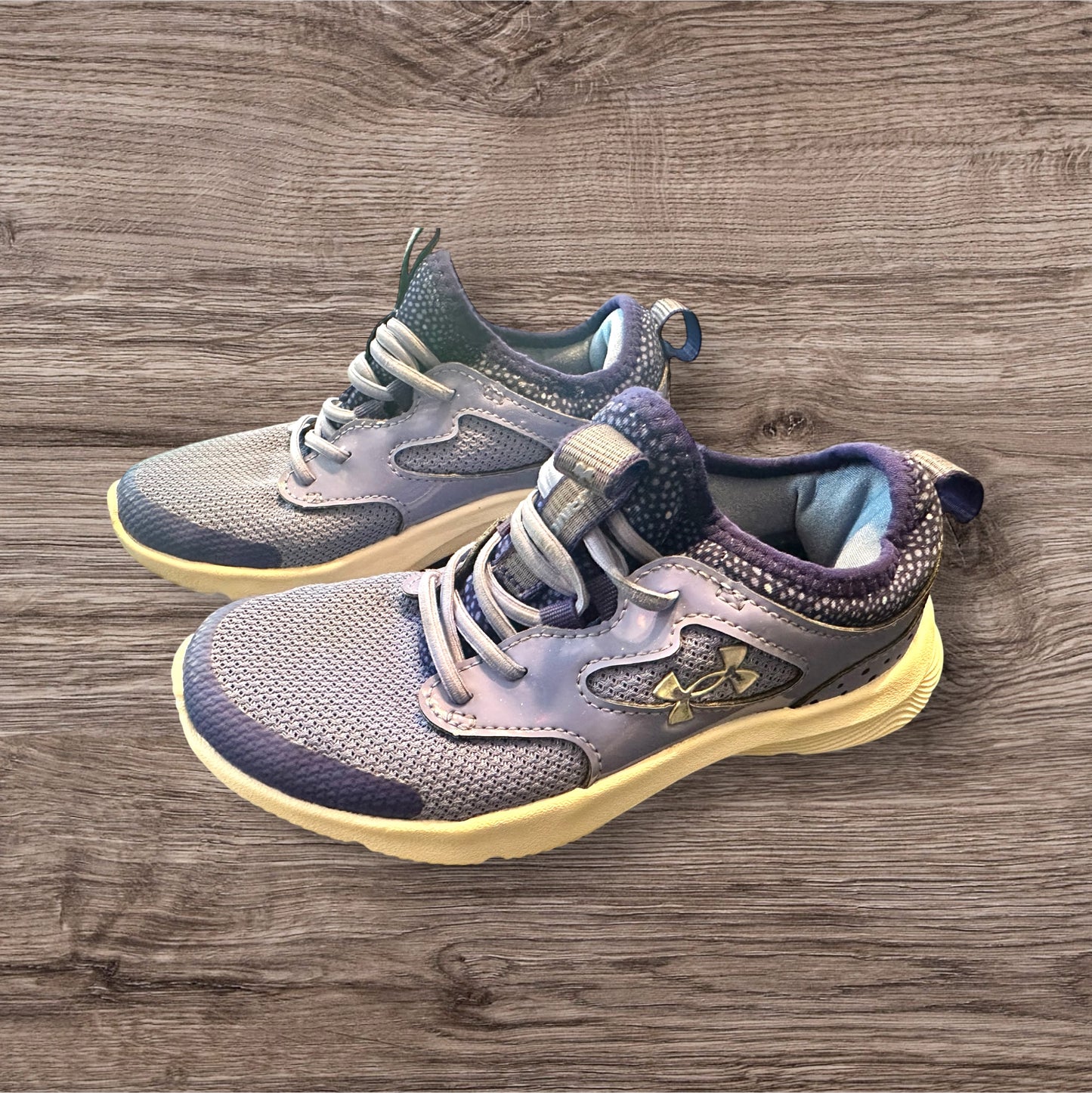#169 Girl's Size 11 Under Armour Shoes