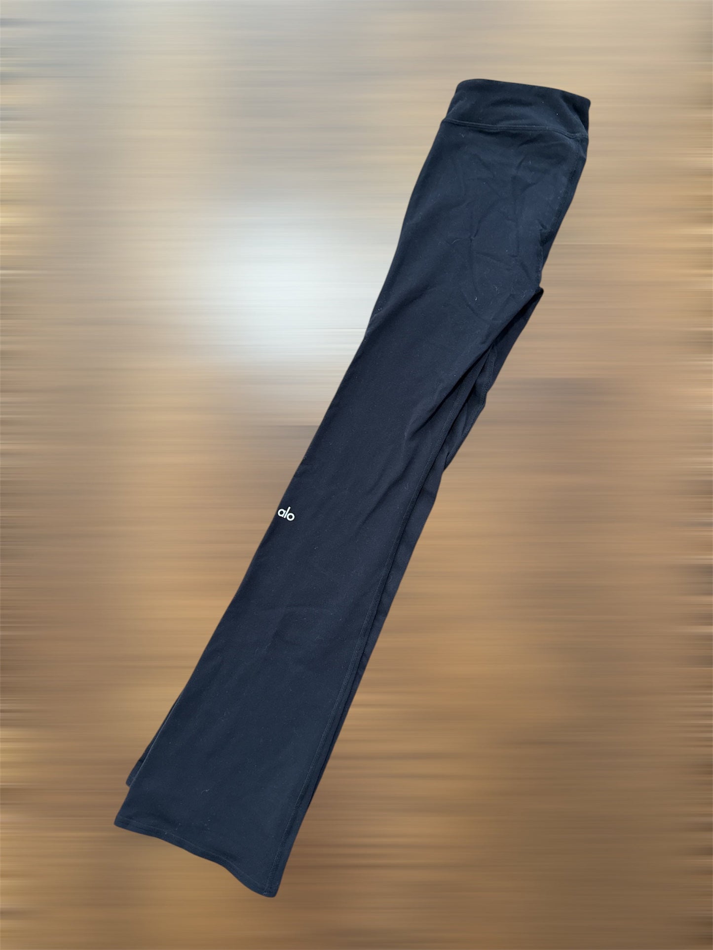 #146 - REDUCED Women's XS Alo Black Low Rise Bootcut Legging | EUC