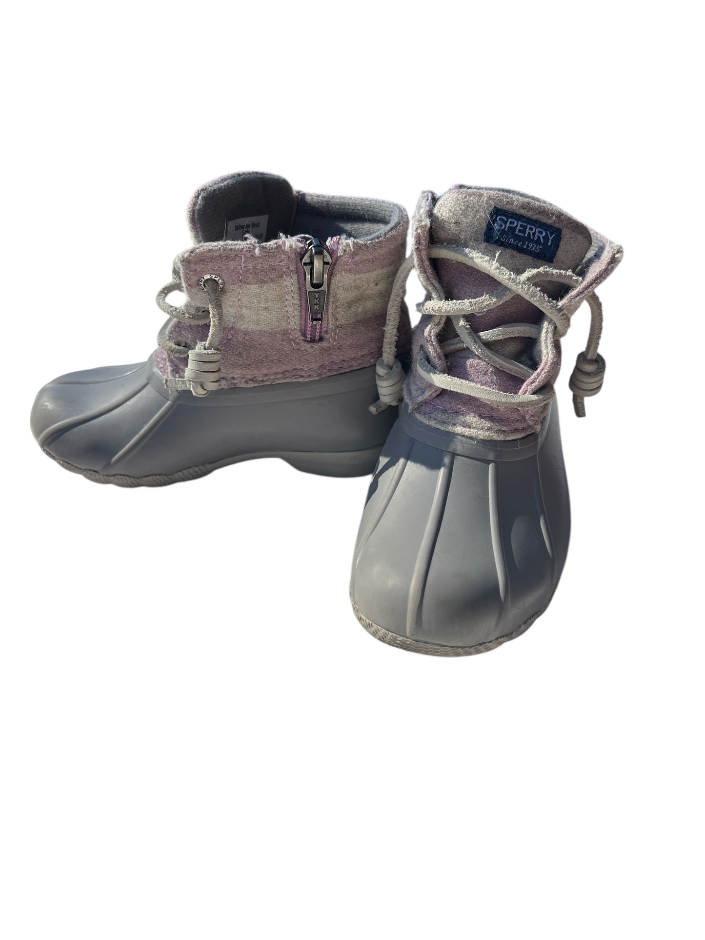 104 -sz 8 purple grey striped sperrys