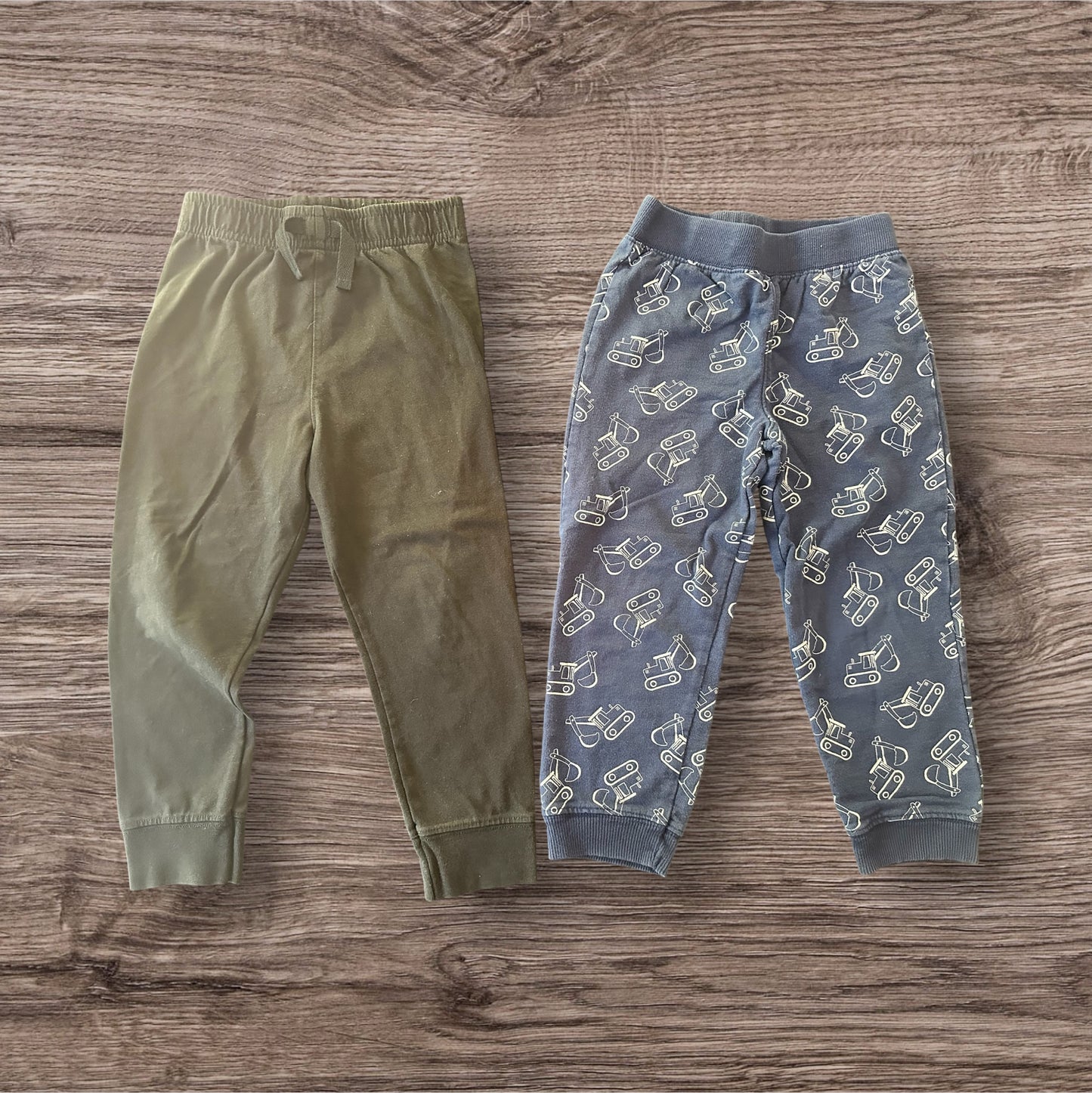 #169 Boy's 4T Sweatpants Bundle (5 Pairs)