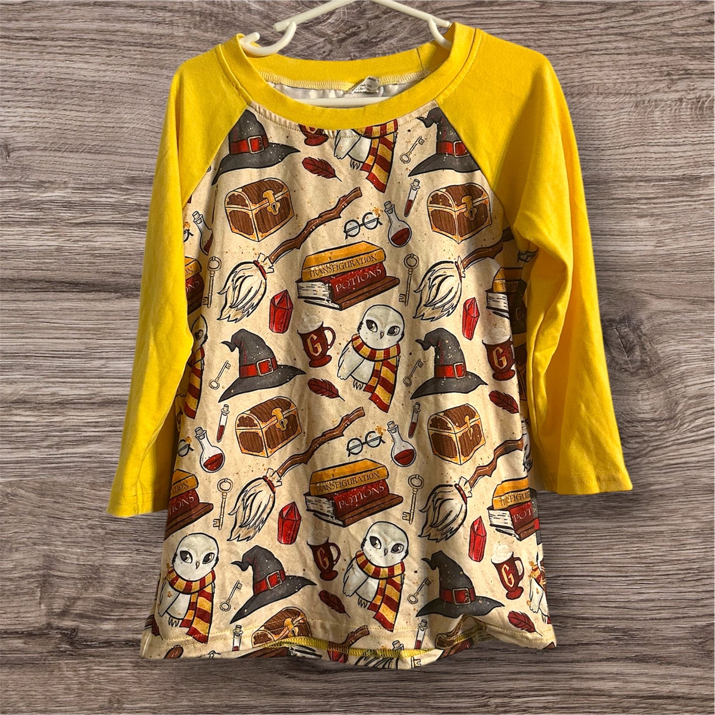 #169 Boy’s 6/7 Hogwarts Shirt