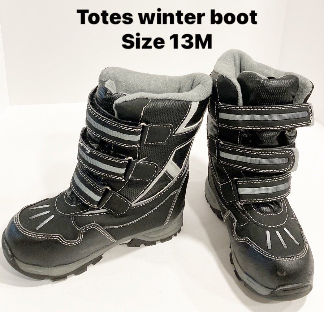 #119-Totes Winter boots size 13M