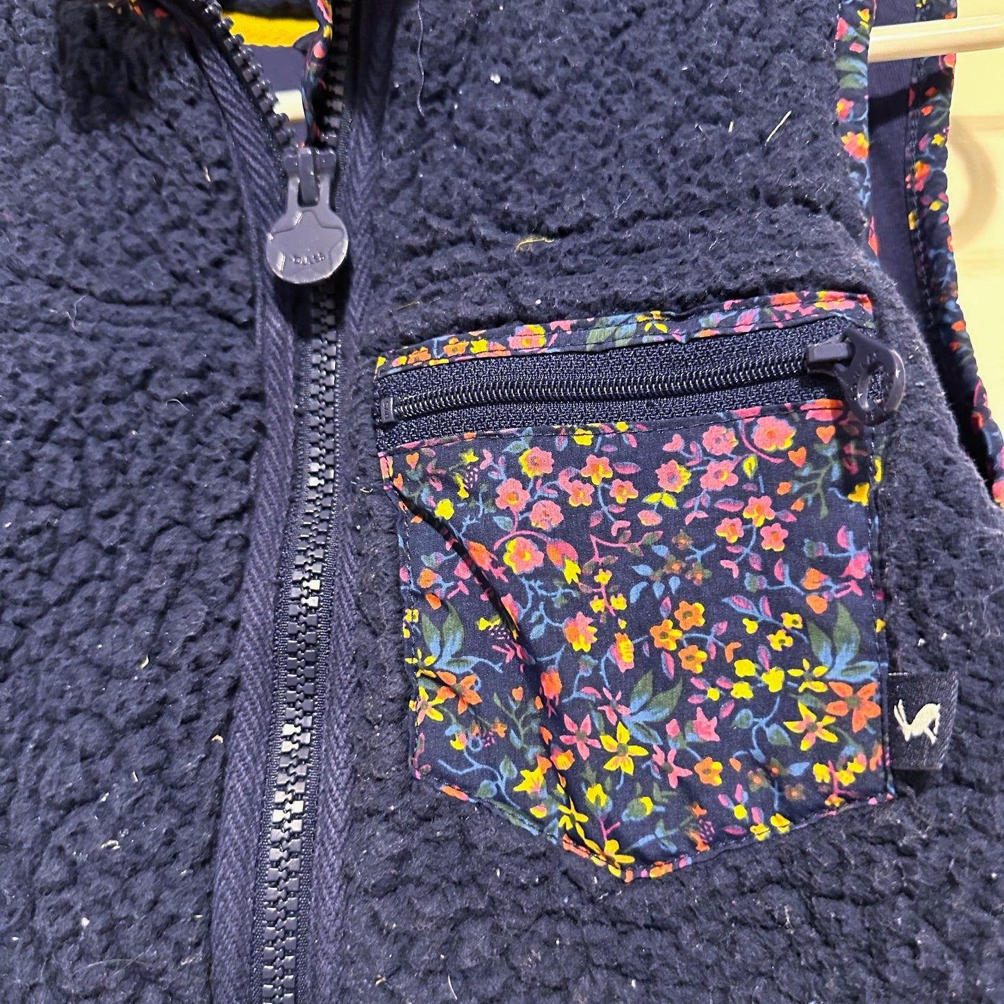 #56 Joules vest girls 6 blue fleece with flowers VGUC