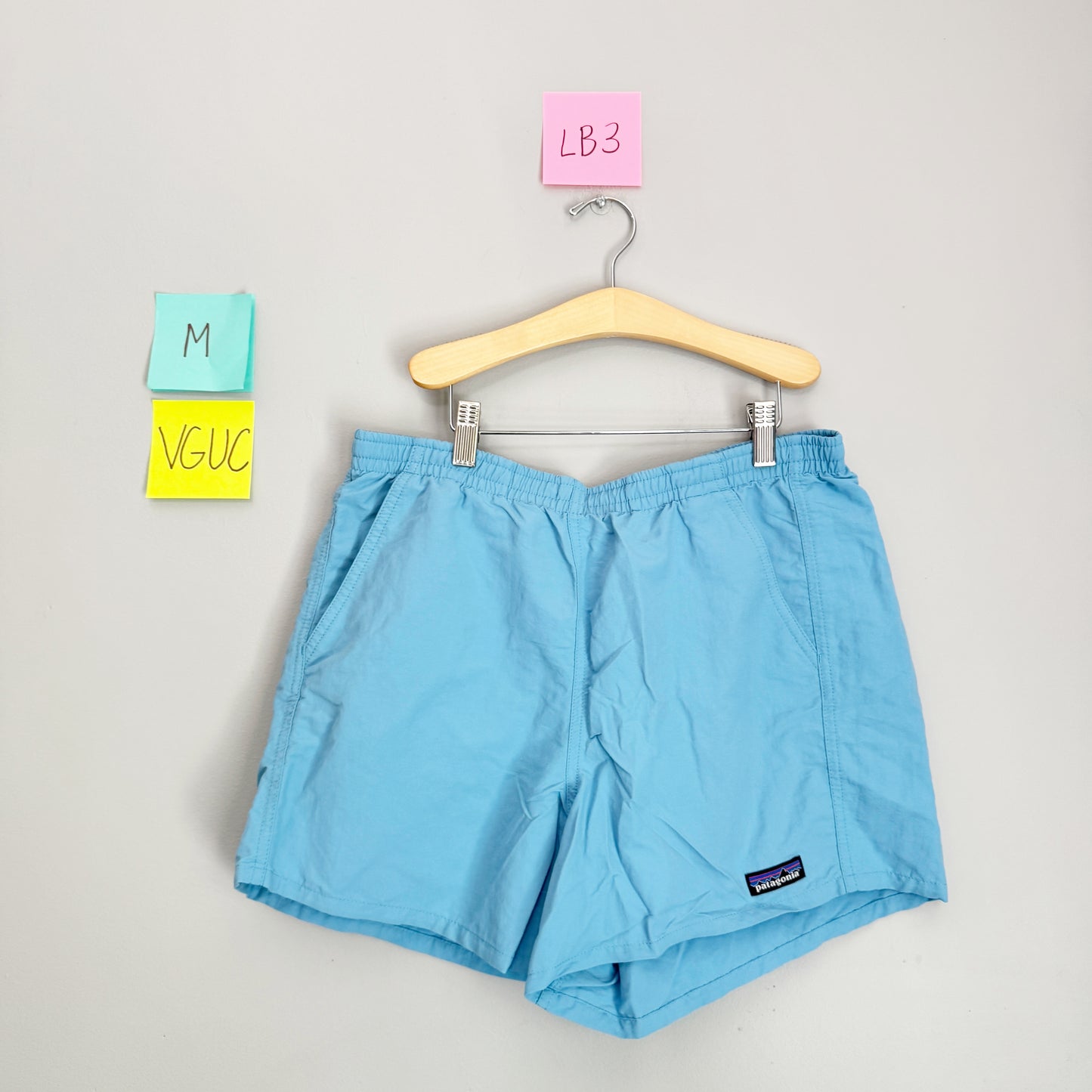 Seller 196 ladies Patagonia Baggies M