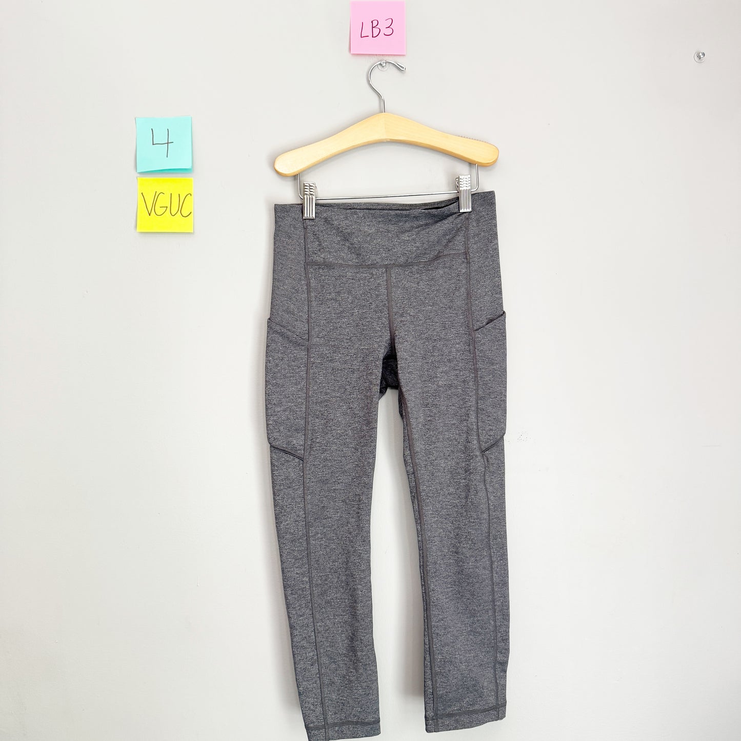 Seller 196 Lululemon Speed up crop 4