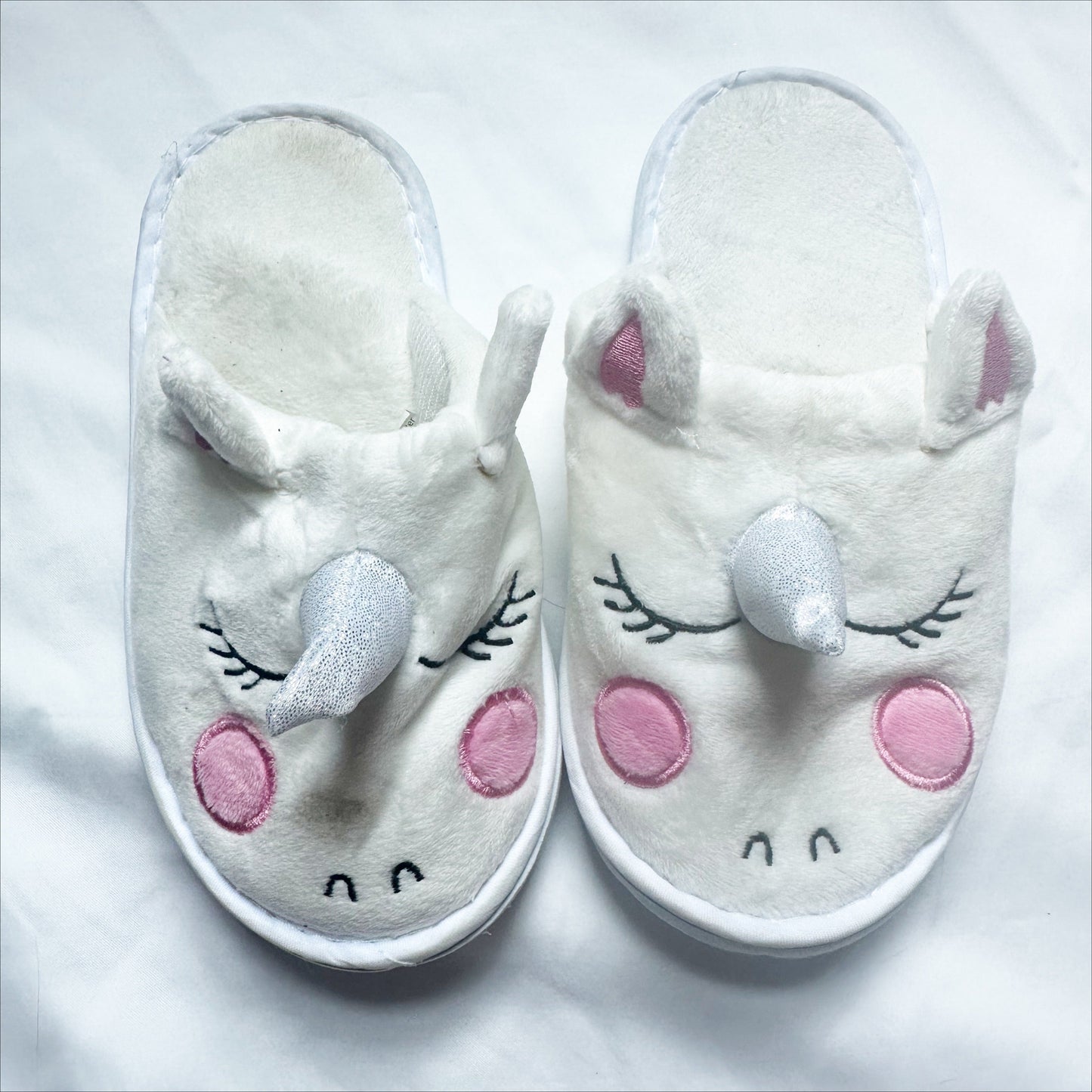 #56 unicorn slippers girls fits c10-12