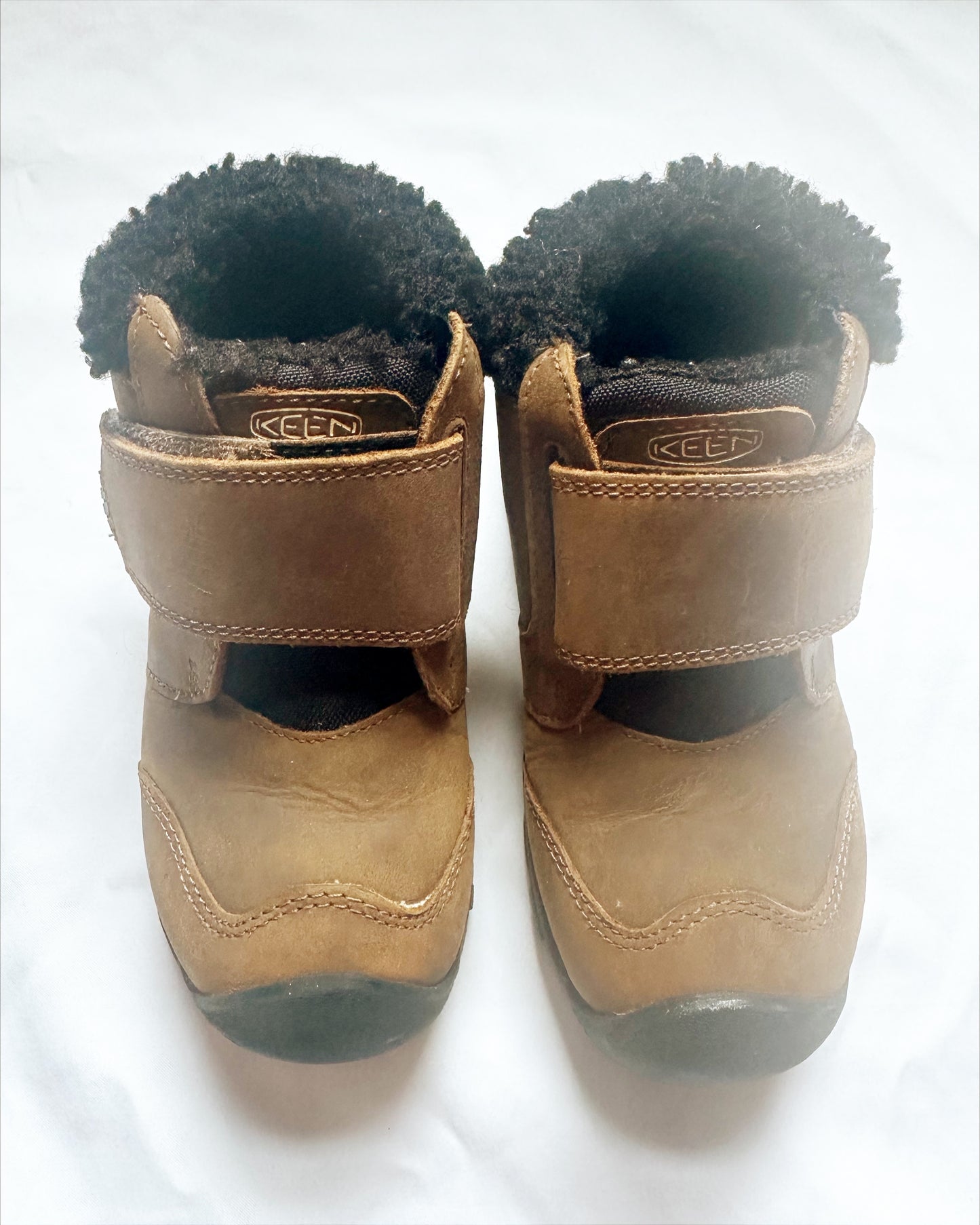 #56 Keen snow boots boys 10