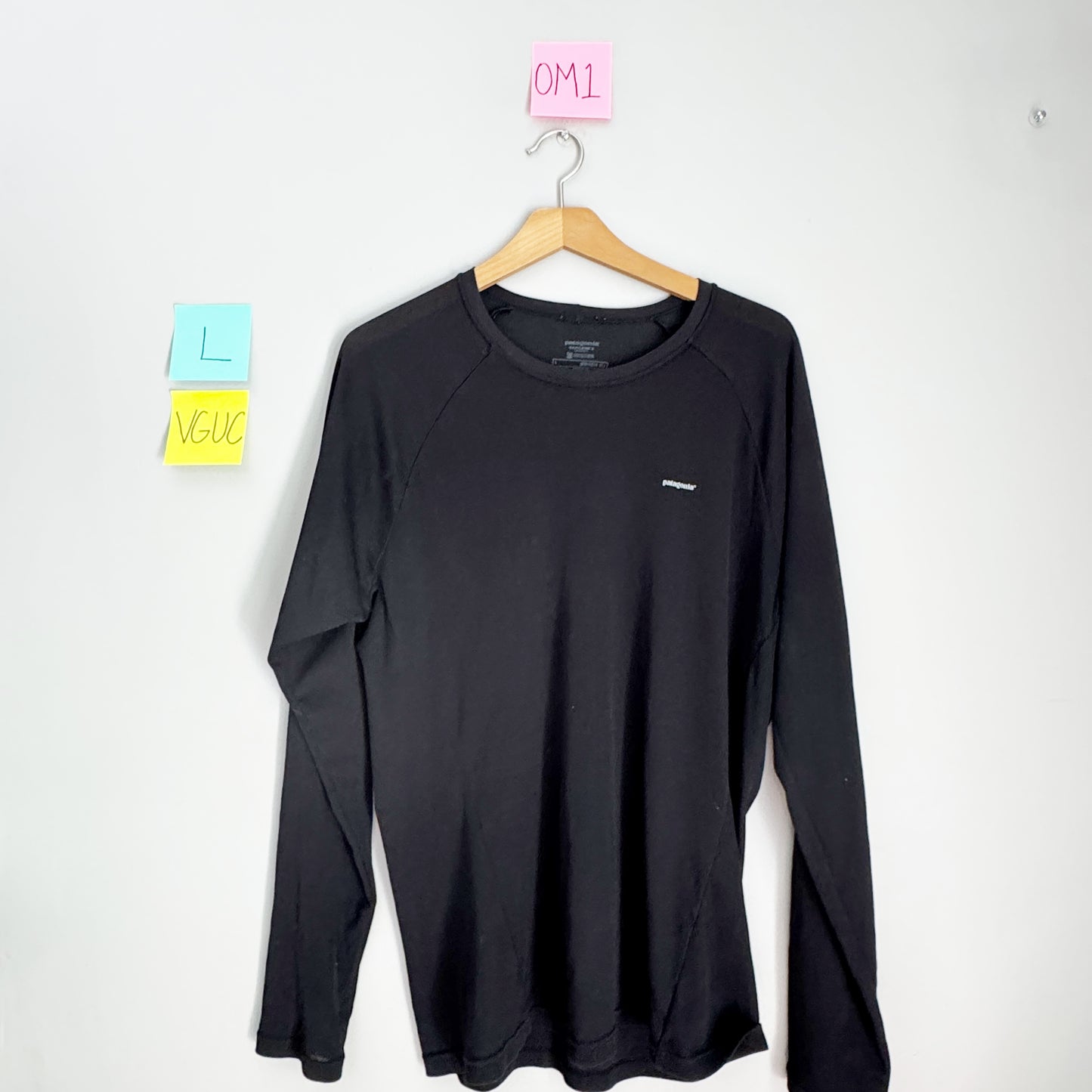 Seller 196 Men’s Patagonia Capilene underlayer L