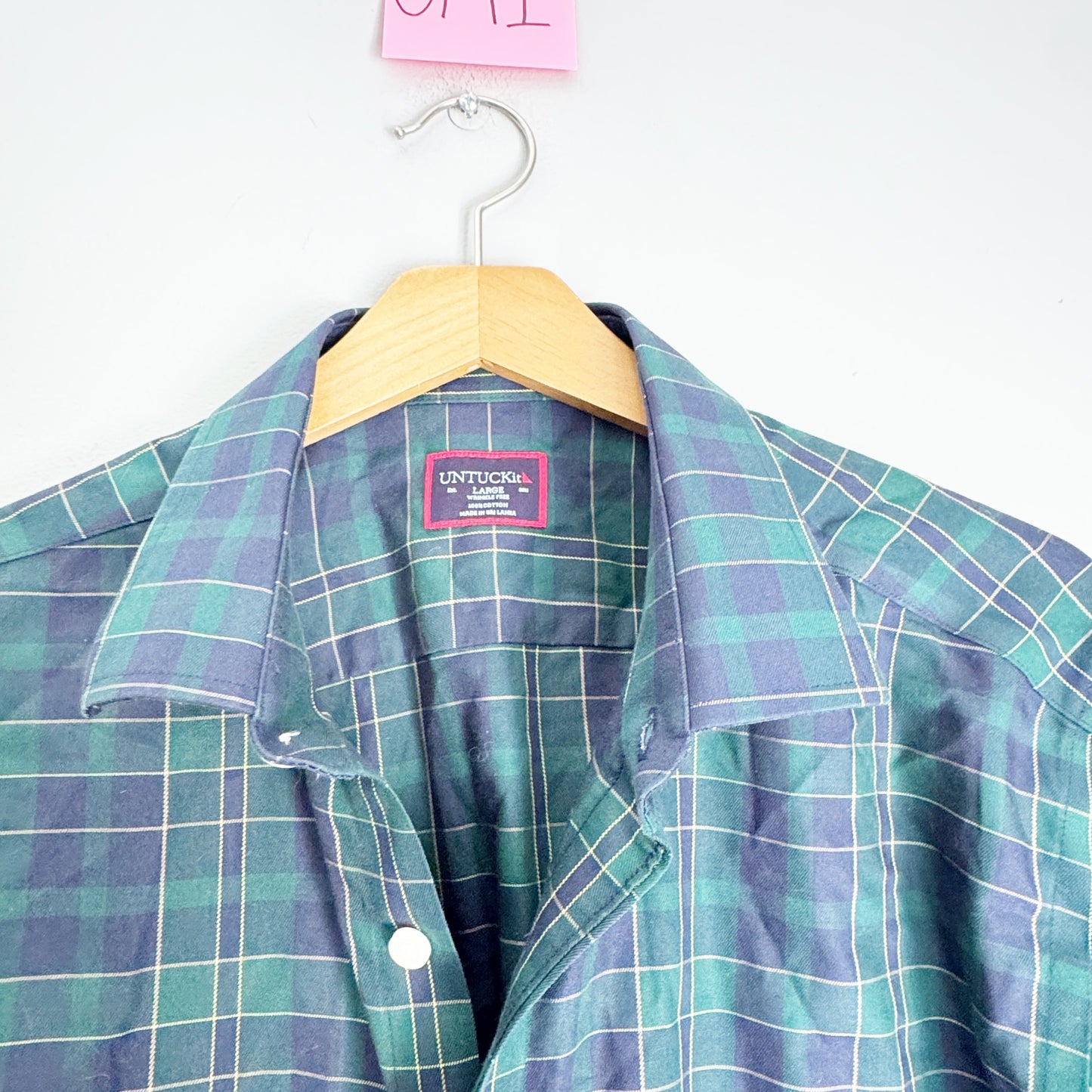 Seller 196 Men’s Untuckit button down L