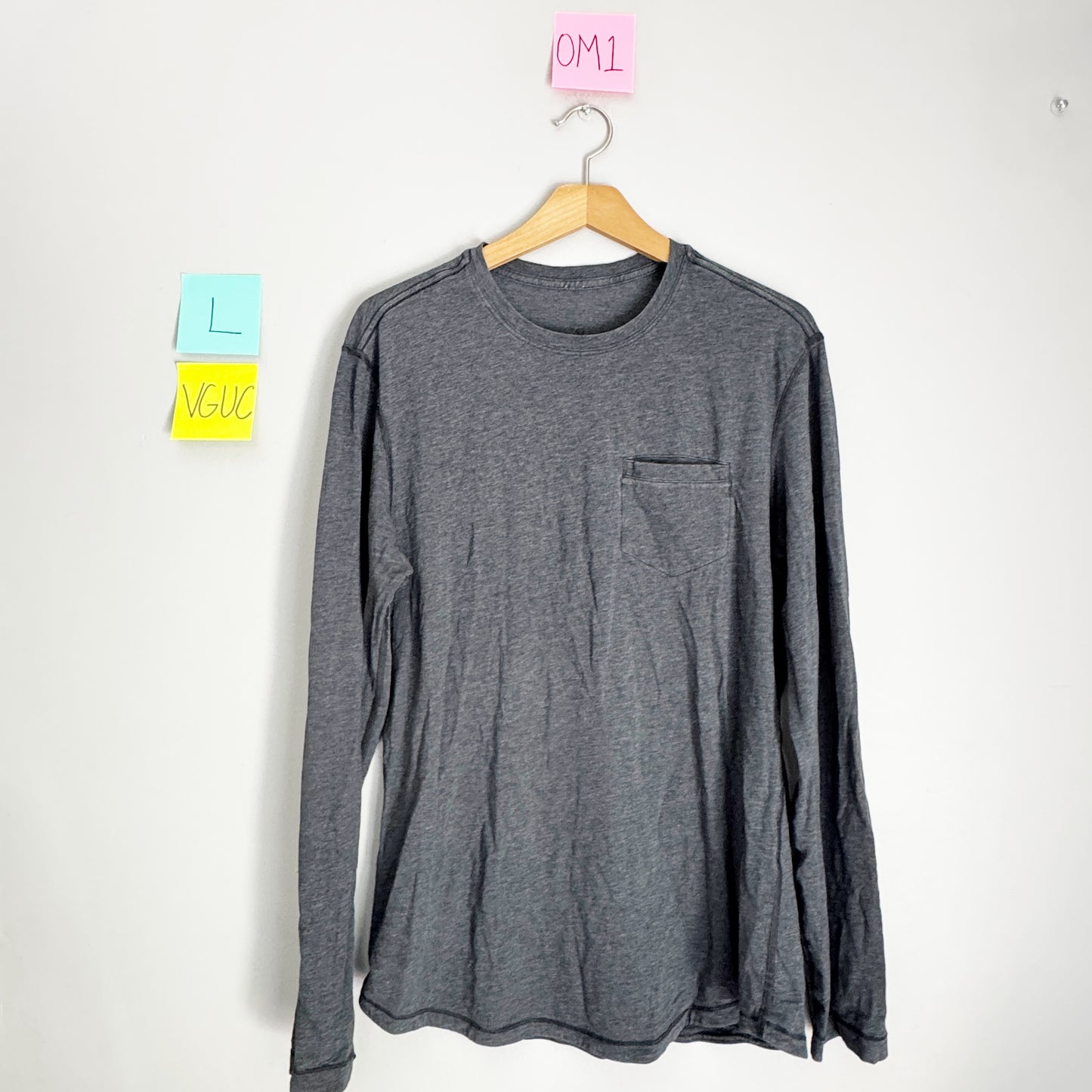 Seller 196 Lululemon men’s front pocket tee L