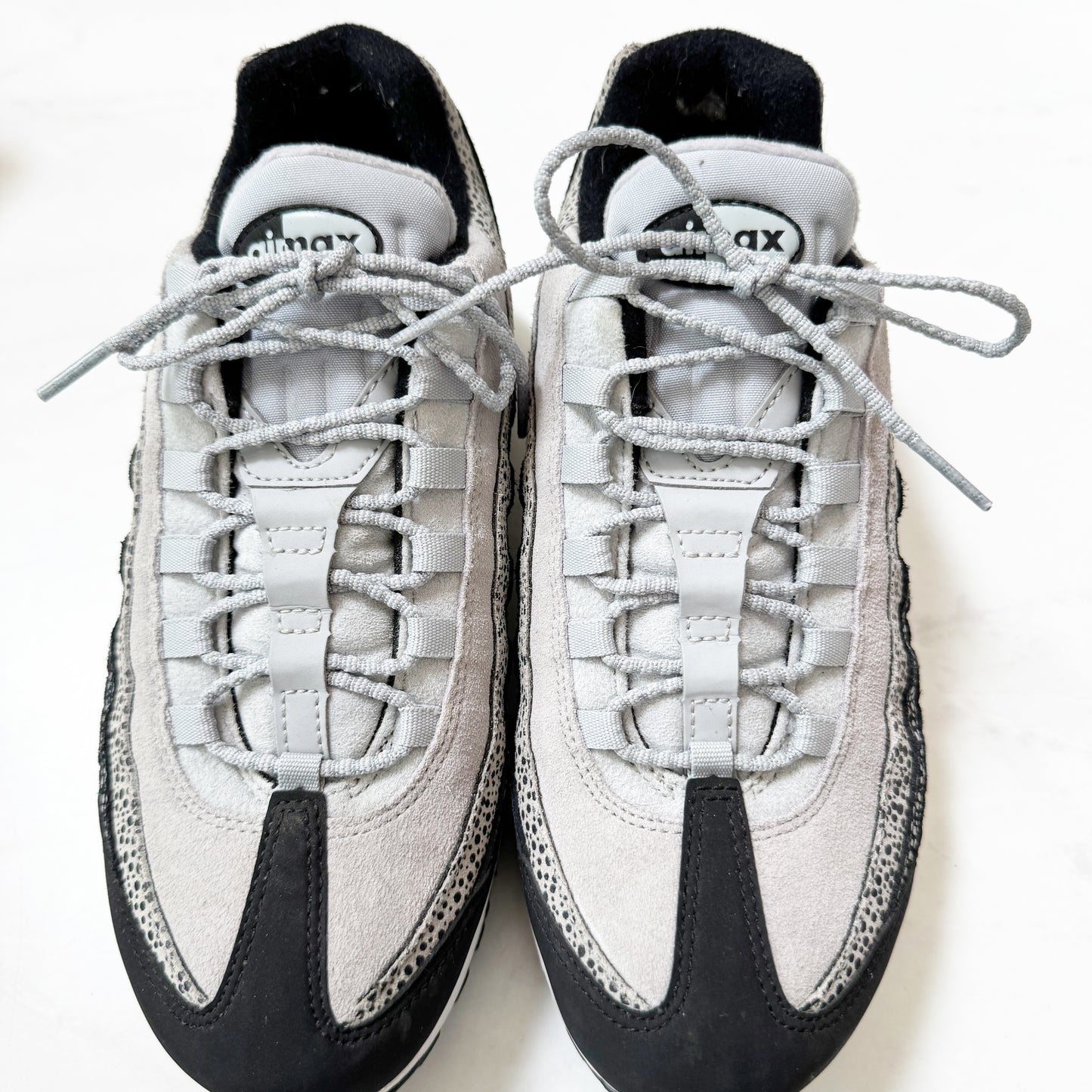 Seller 196 Nike Airmax sneakers 7.5