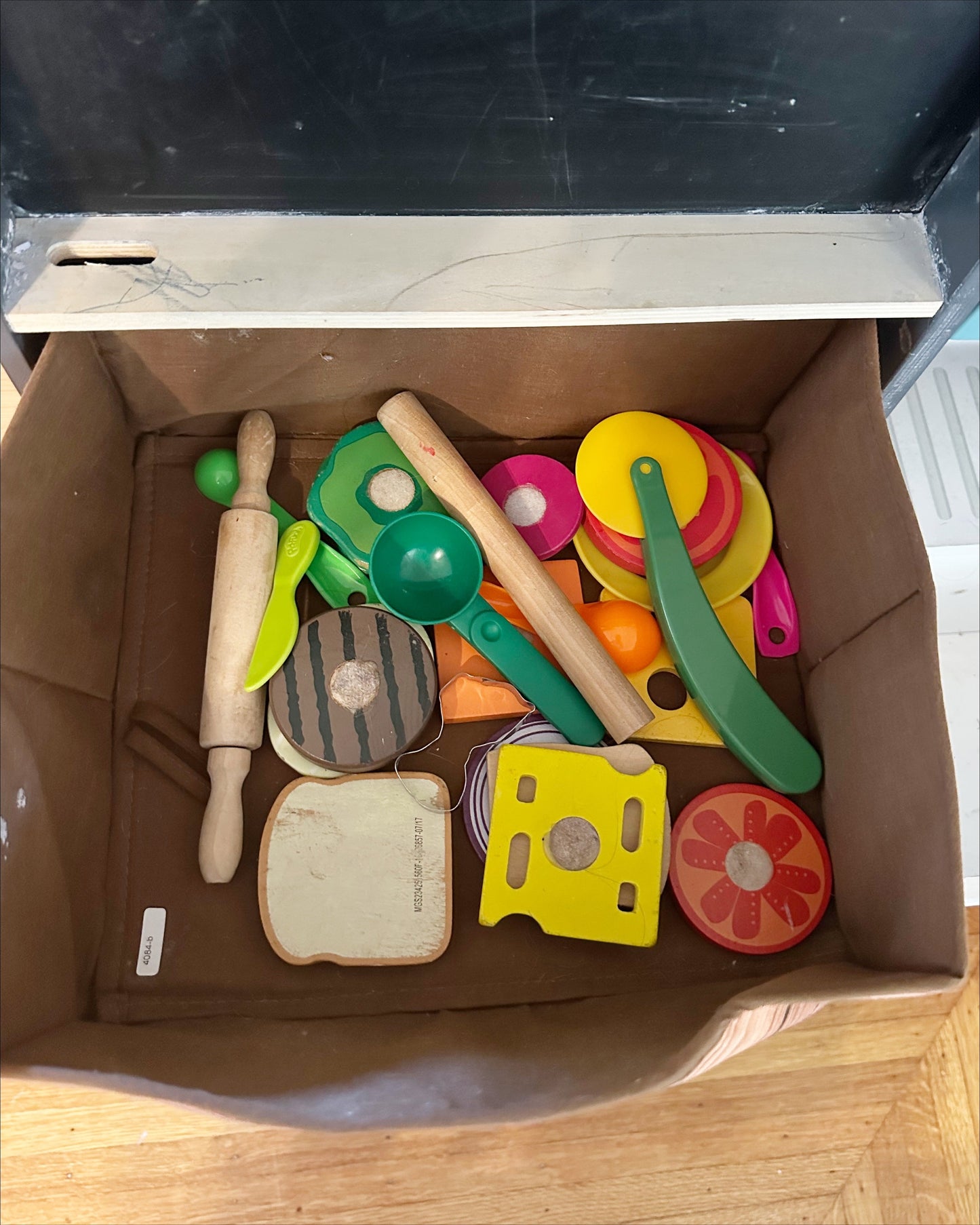 #56 KidKraft Play kitchen PPU 45206