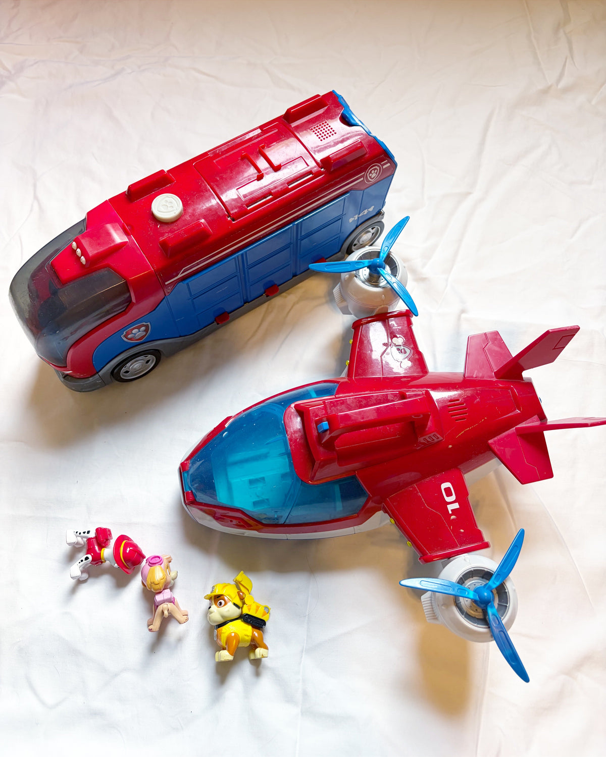 #78 Paw patrol play set with truck and plane