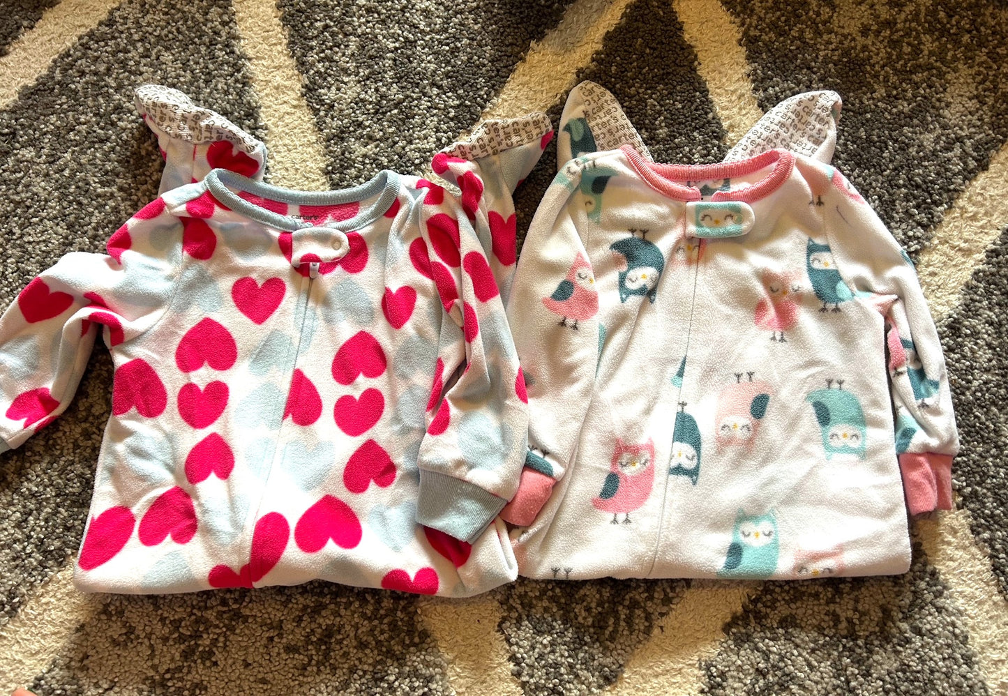 Seller 120, VGUC, 12M fleece PJs